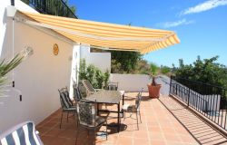 Grillterrasse mit Markise